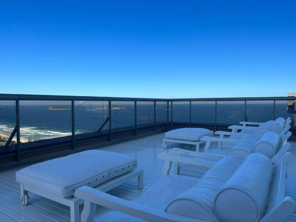 Apartment Lindo Apto De 2 Quartos E 2 Banheiros Sociais No Barramares Com Comercio Proximo, Piscina Aquecida, Quadras, Parquinhos, Brinquedoteca, Emprestimo De Cadeiras E Barracas De Praia, Condominio Em Frente A Praia, Apartamento Limpissimo, Equipado, Tudo N Rio de Janeiro