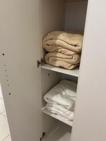 Lindo Apto De 2 Quartos E 2 Banheiros Sociais No Barramares Com Comercio Proximo, Piscina Aquecida, Quadras, Parquinhos, Brinquedoteca, Emprestimo De Cadeiras E Barracas De Praia, Condominio Em Frente A Praia, Apartamento Limpissimo, Equipado, Tudo N Apartment
