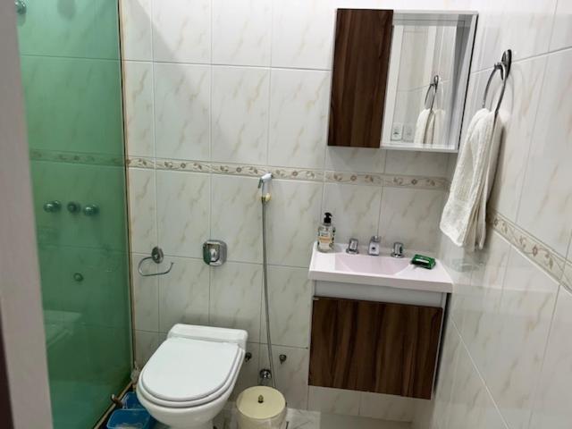 Lindo Apto De 2 Quartos E 2 Banheiros Sociais No Barramares Com Comercio Proximo, Piscina Aquecida, Quadras, Parquinhos, Brinquedoteca, Emprestimo De Cadeiras E Barracas De Praia, Condominio Em Frente A Praia, Apartamento Limpissimo, Equipado, Tudo N * Rio de Janeiro