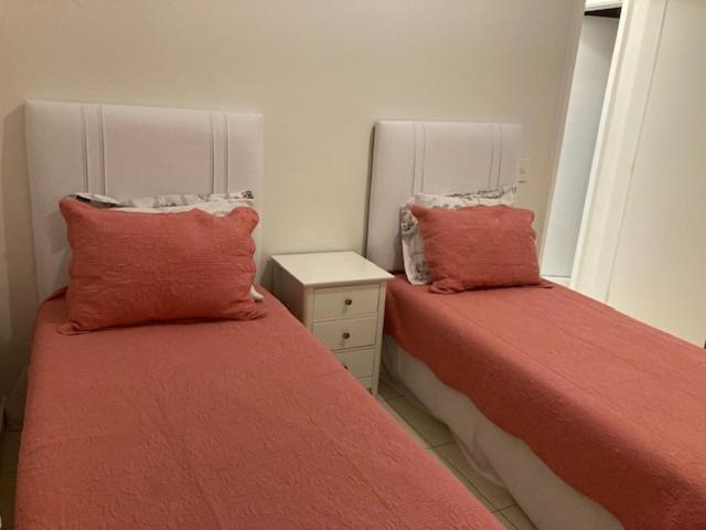 Lindo Apto De 2 Quartos E 2 Banheiros Sociais No Barramares Com Comercio Proximo, Piscina Aquecida, Quadras, Parquinhos, Brinquedoteca, Emprestimo De Cadeiras E Barracas De Praia, Condominio Em Frente A Praia, Apartamento Limpissimo, Equipado, Tudo N Apartment